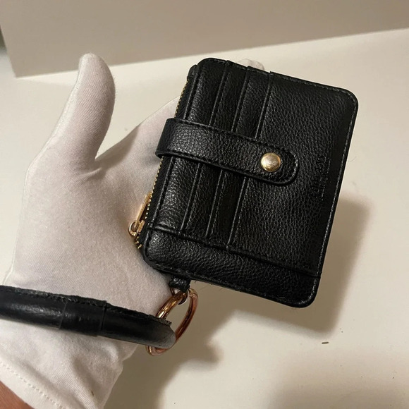 Coodens leather wallet with wristlets zipper and magnet closure lots of slots - Picture 11 of 12